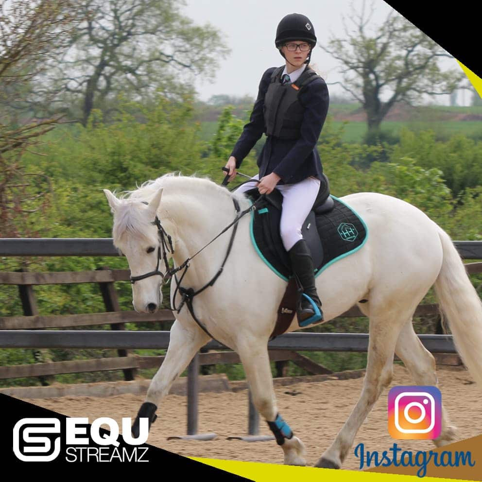 Scarlett Wall. EQU Streamz friends sponsor social media influencer. Helping spread the magnetic word of EQU Streamz advanced magnetic bands helping joint care and wellbeing in horses and ponies. Image of EQU StreamZ Friend on Streamz Global Canada